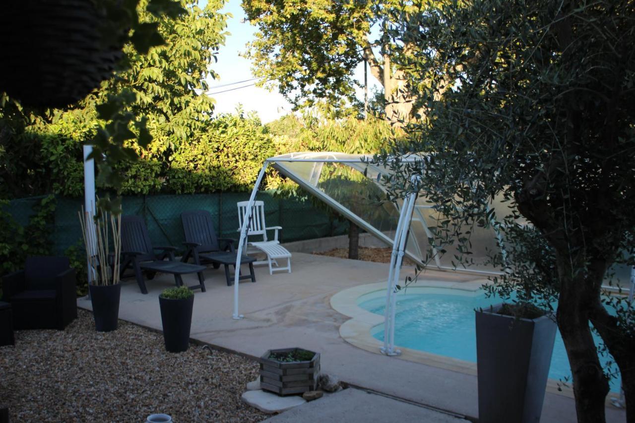 Philippe & Marie, A Louer Petite Chambre Chez L'Habitant Avec Terrasse Dans Villa, Au Pied Du Luberon Cucuron Exterior foto