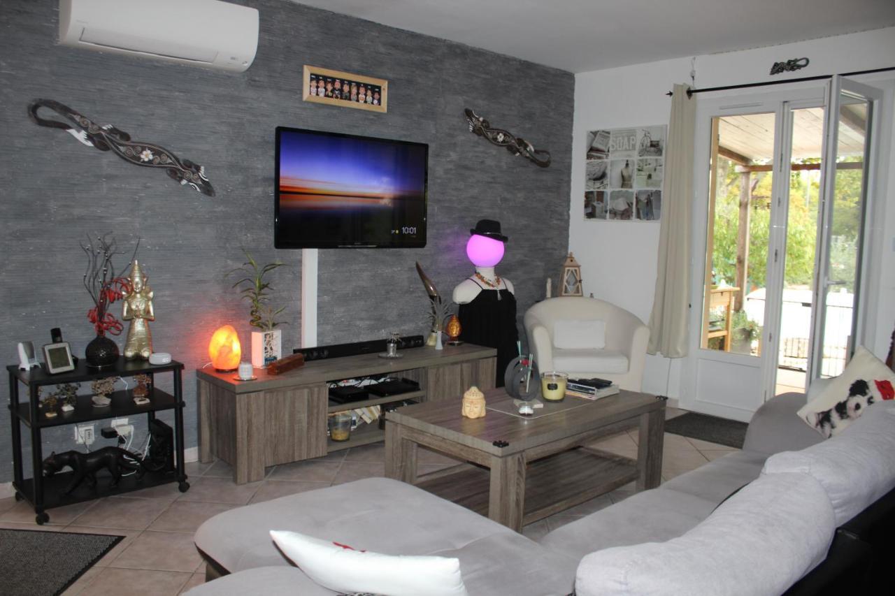 Philippe & Marie, A Louer Petite Chambre Chez L'Habitant Avec Terrasse Dans Villa, Au Pied Du Luberon Cucuron Exterior foto